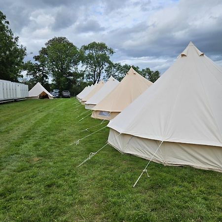 Suitehuts @ Silverstone Luaran gambar
