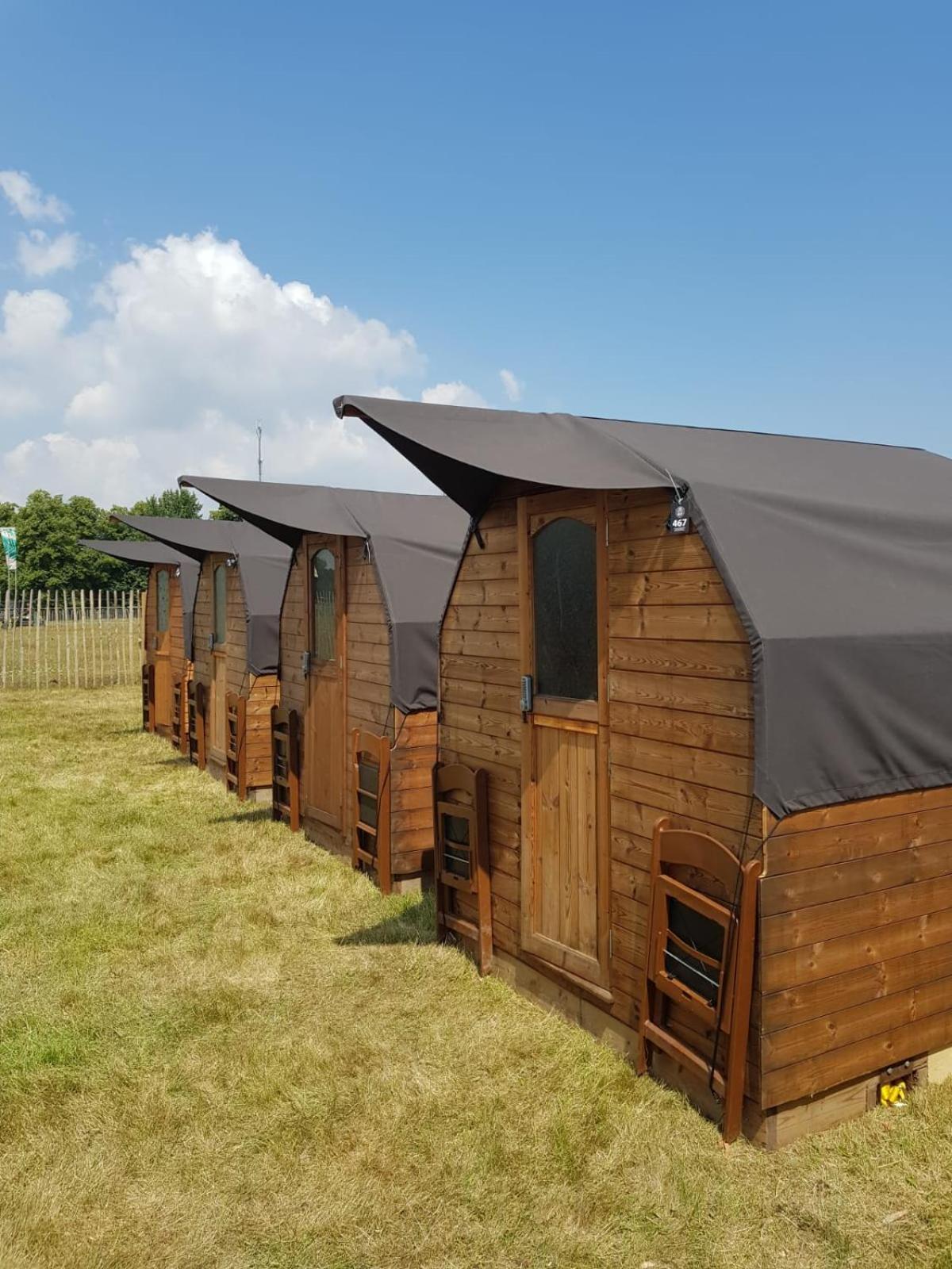 Suitehuts @ Silverstone Luaran gambar