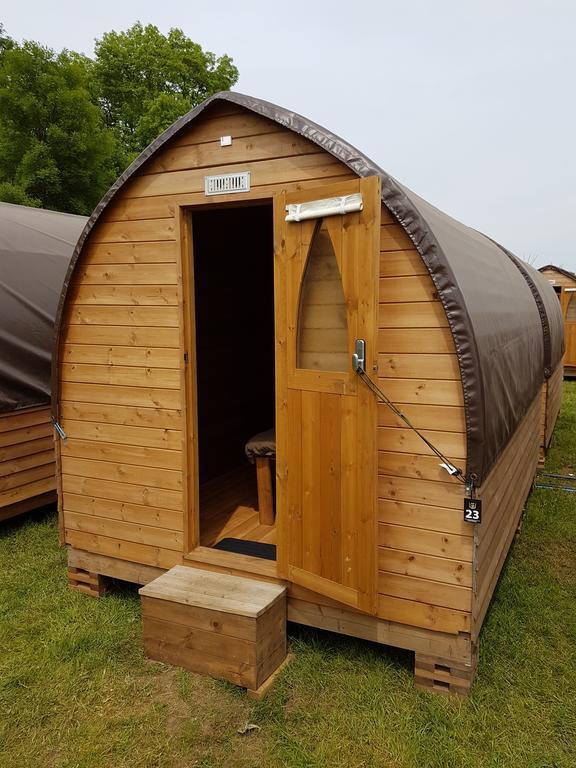 Suitehuts @ Silverstone Luaran gambar